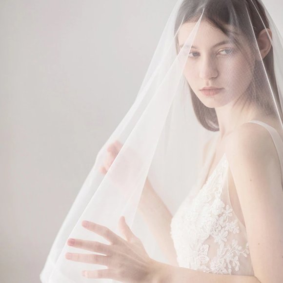 Wedding veil white bridal knee medium length simple elegant beautiful brand new - Picture 4 of 4